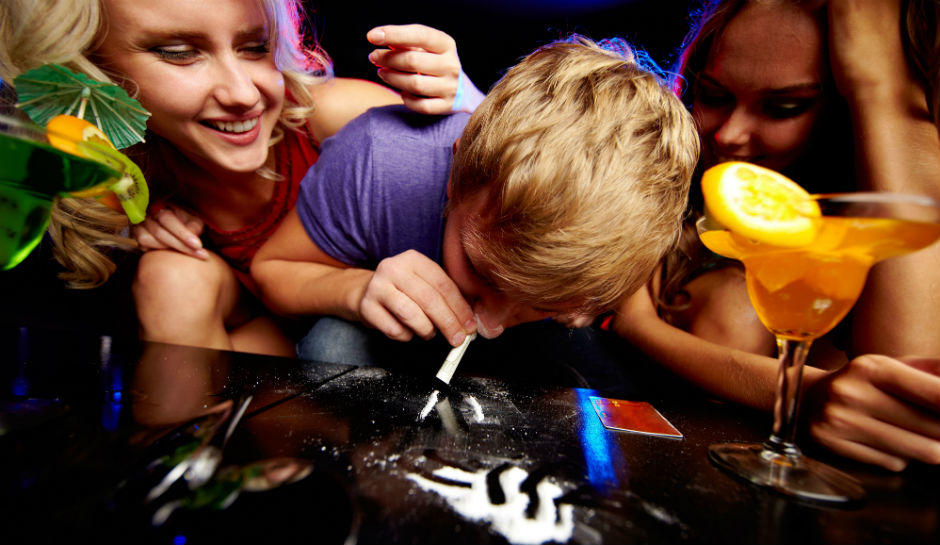 Молодіжні Вечірки З Сексом Наркотиками Алкоголем Фільми