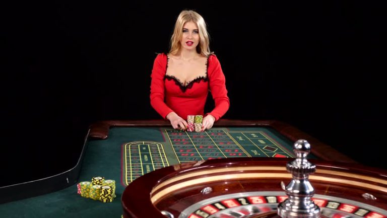 Online Roulette sexy girl